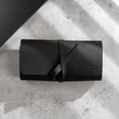 Încărcați imaginea în vizualizatorul Galerie, Husa pentru esentiale Apple
