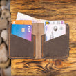 Încărcați imaginea în vizualizatorul Galerie, Portofel minimalist din piele naturala pentru noul CEI | #elanGOmini | noul complet - ELAN Minimalist Goods

